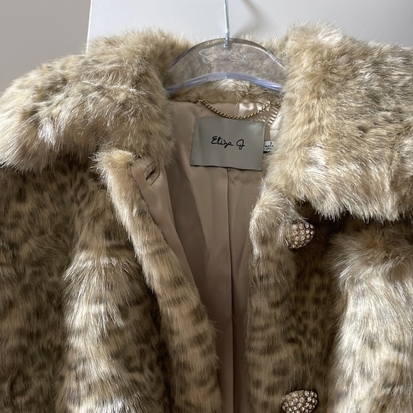 Faux fur bomber - Picture 3 of 5